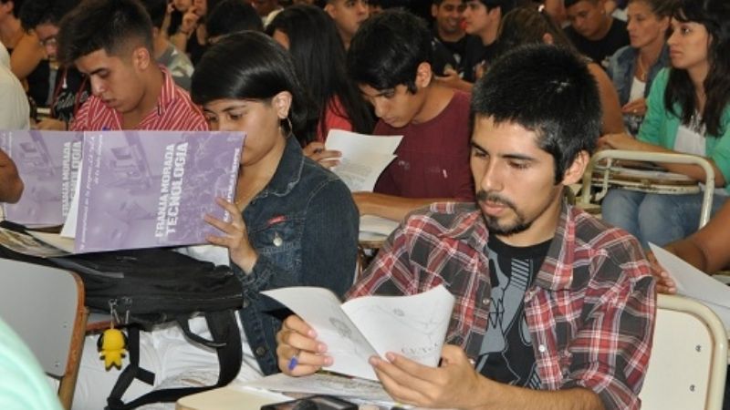 Bienvenida a 450 ingresantes en Tecnología
