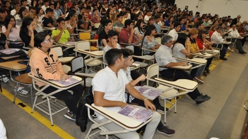 Bienvenida a 450 ingresantes en Tecnología