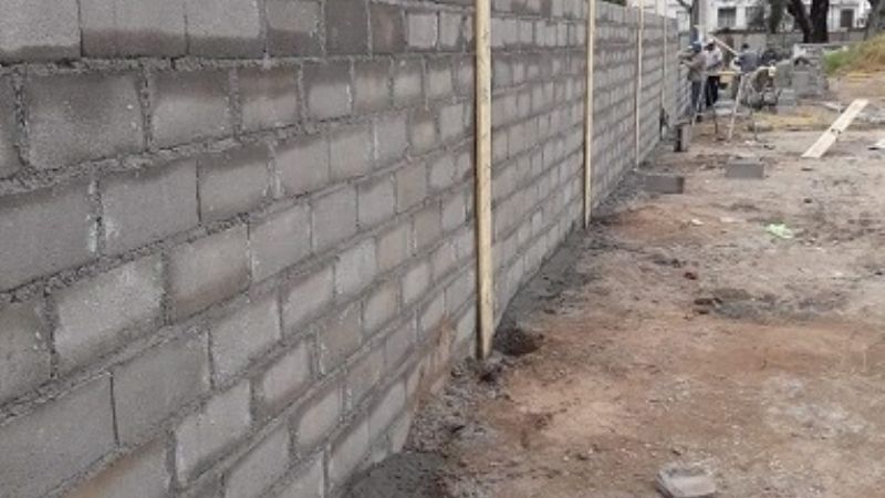 Cerramiento perimetral en el "viejo" predio del Festival del Cabrito