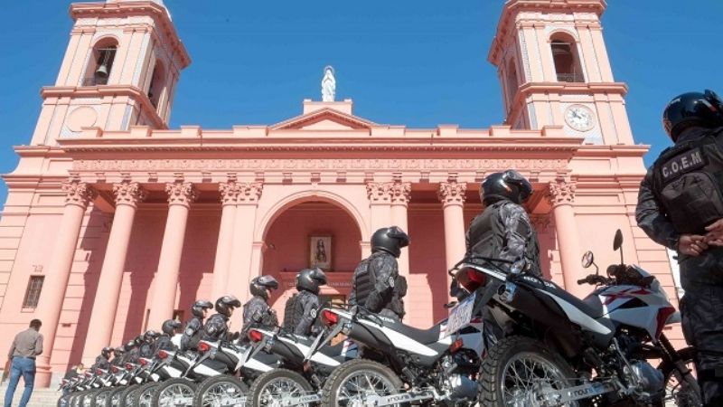 Corpacci entregó 20 motos y un minibús a la Policía