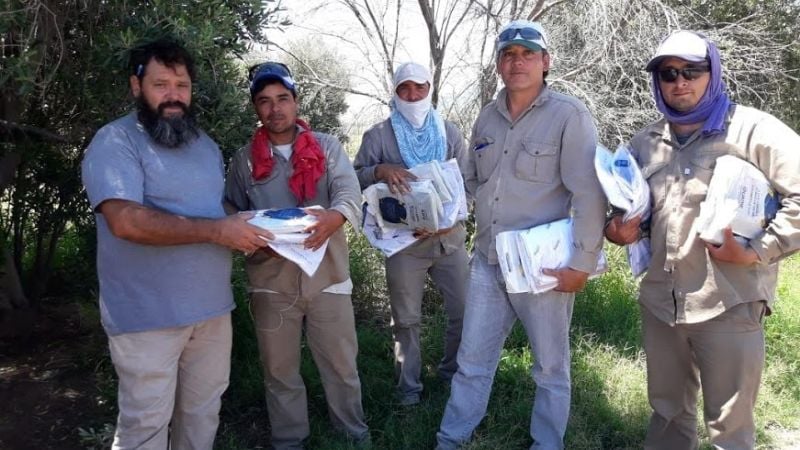 UATRE entregó guardapolvos, kit escolares y camisetas
