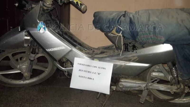 En Los Altos recuperan una moto robada en Capital en 2014