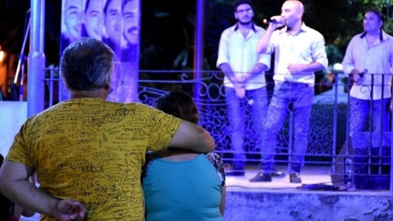 Con música y poesía, agasajaron a los enamorados