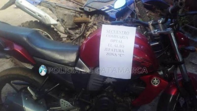 Secuestran dos motocicletas y motopartes en El Alto