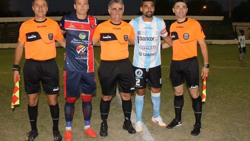 San Lorenzo en un partido de 6 puntos ante Racing (Cba.)