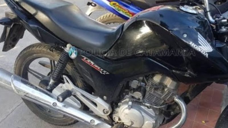 Tras una persecución arrestan a un hombre y secuestran una moto