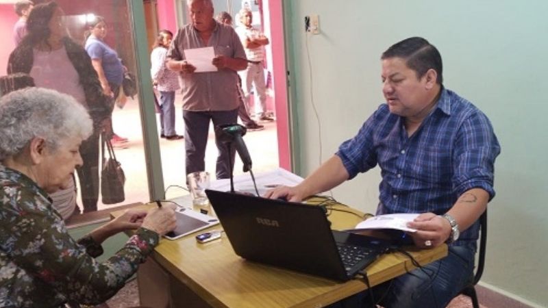 OSEP renovó carnés a afiliados de Tinogasta