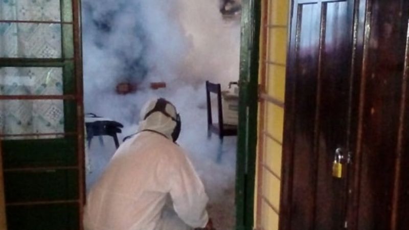 Fumigan varias escuelas en Santa María