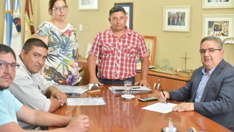 Se rubricó el acuerdo de incremento  para trabajadores municipales
