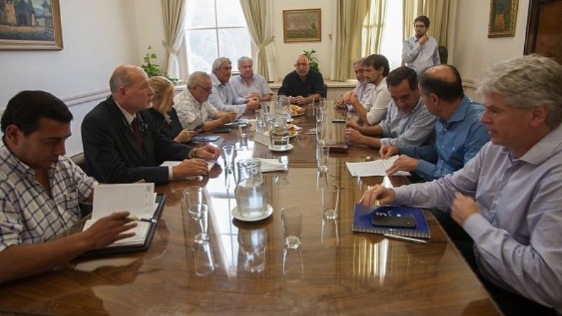 Docentes piden llevar el salario mínimo a 25.000 pesos en todo el país