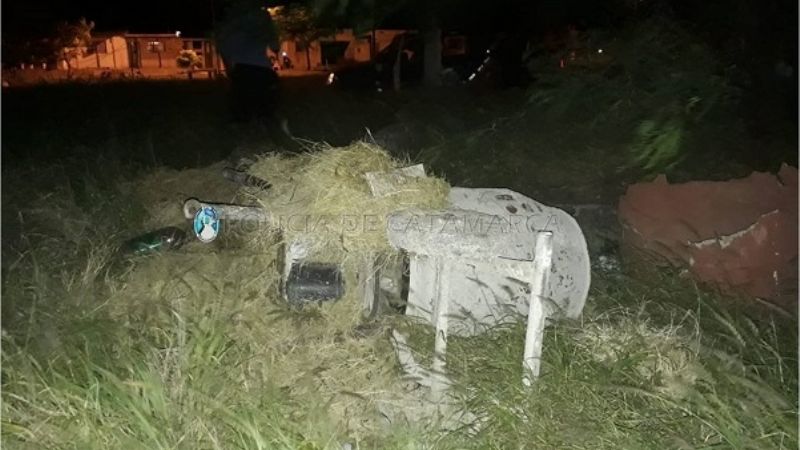 Encuentran una hormigonera oculta en un baldío