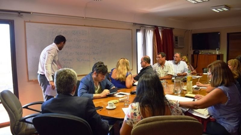 Gutiérrez ofreció un 26% de aumento a los gremios