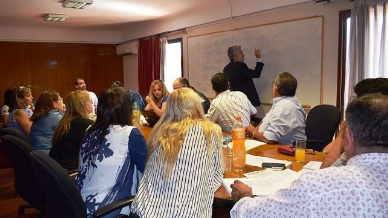 Gutiérrez ofreció un 26% de aumento a los gremios