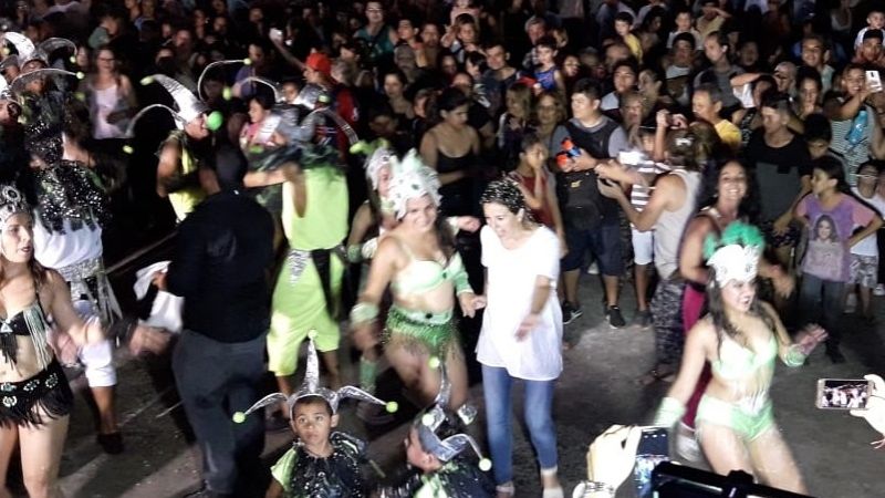 El “Carnaval de la Luna” en V. Viejo, abrió la tradicional celebración