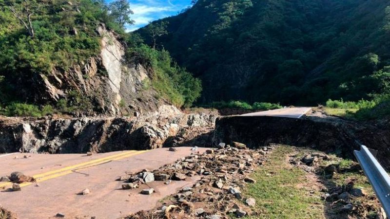 Se mantiene intransitable la quebrada de La Cébila