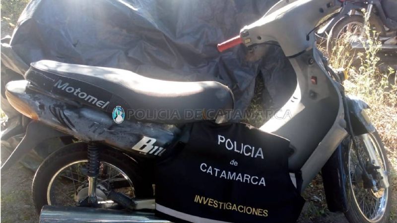 Tras un registro domiciliario, recuperan dos motos robadas