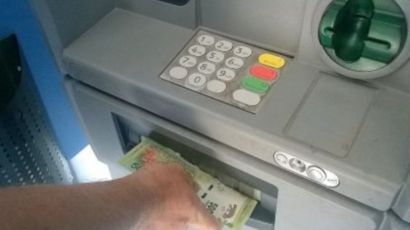 Pago de sueldos a empleados públicos