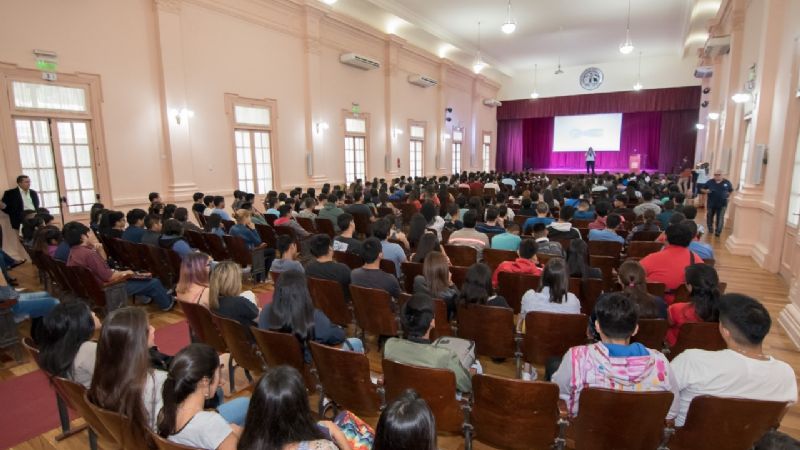 Ciencias Exactas recibió a más de 600 alumnos