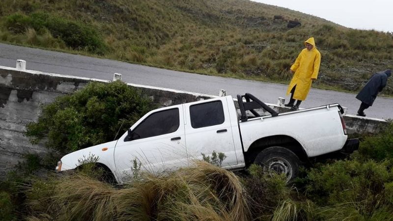 Una camioneta desbarrancó en el cerro Ancasti