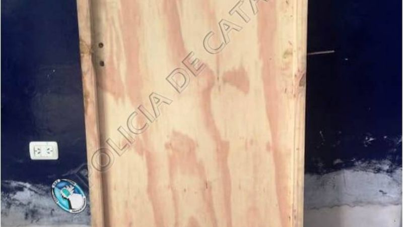Recuperan una puerta robada y atrapan al ladrón