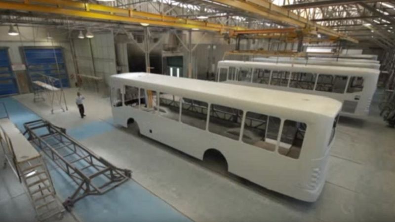 Cerró el mayor fabricante de colectivos y despidió a sus 600 trabajadores