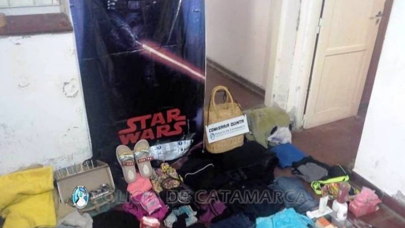 Aprehenden a una mujer y recuperan elementos robados