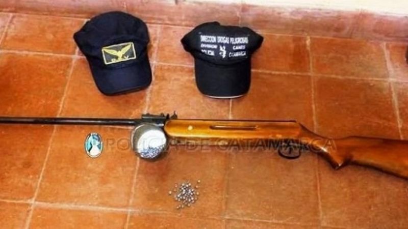 Secuestran un rifle de aire comprimido