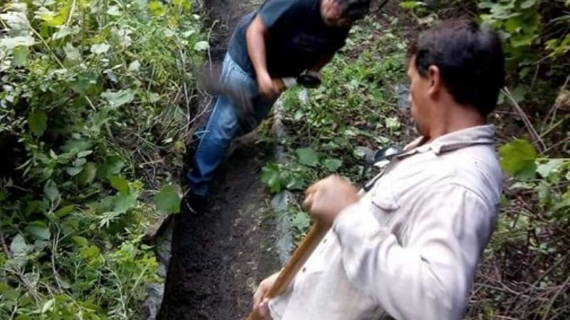 Trabajos para restablecer el servicio de agua