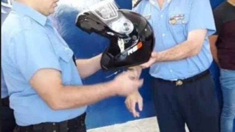 Entregan cascos e indumentaria a policías