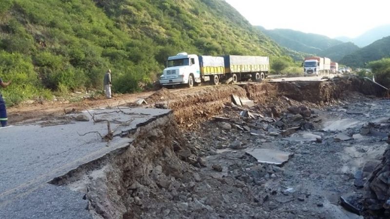 Así fue el operativo de rescate de los rodados varados en La Cébila