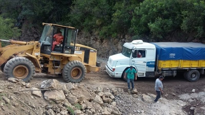 Así fue el operativo de rescate de los rodados varados en La Cébila