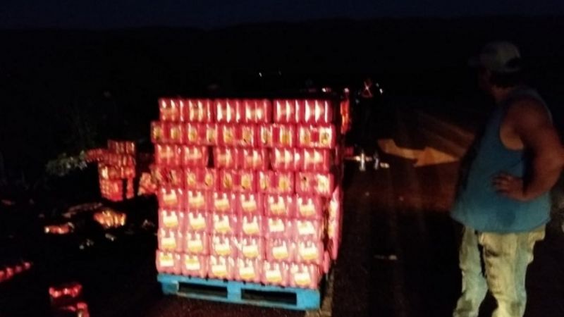Volcó un camión cargado de cervezas en El Totoral