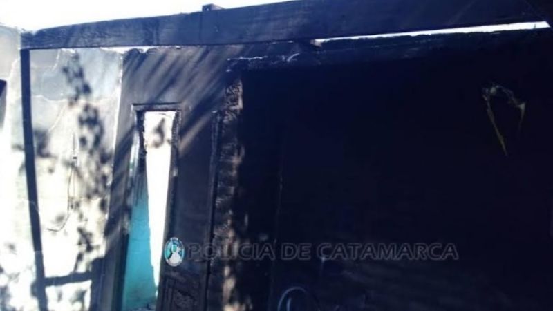 Familia perdió todo al incendiarse su casa