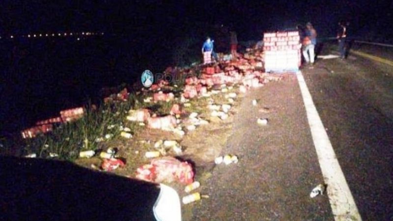 Volcó un camión cargado de cervezas en El Totoral