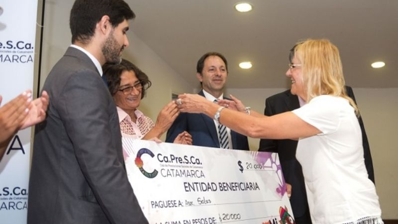 Entregaron fondos de “Mi Bingo Catamarqueño” a 40 instituciones