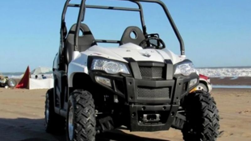 Pinamar: una mujer murió tras volcar con un todoterreno en la playa