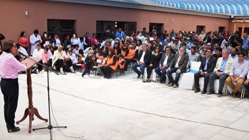 En un imponente paisaje quedó inaugurada la escuela de Laguna Blanca
