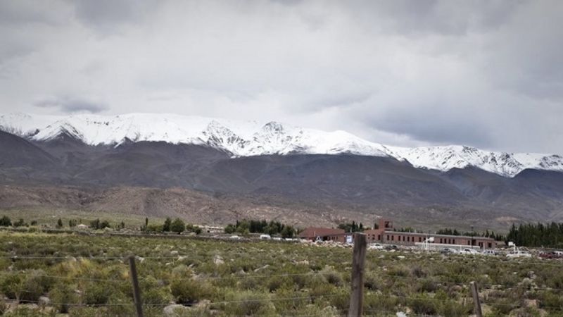En un imponente paisaje quedó inaugurada la escuela de Laguna Blanca