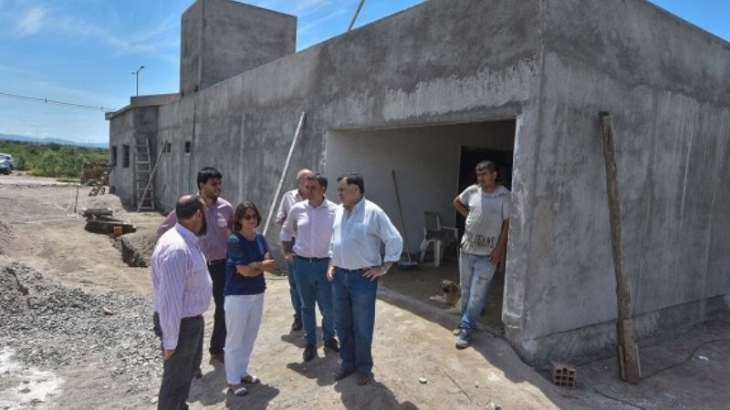 La Gobernadora recorrió las obras de Valle Chico