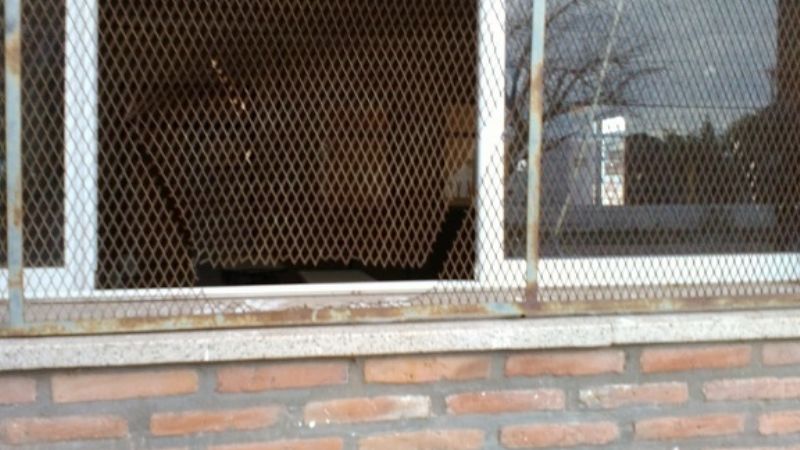 Ladrones "vaciaron" la secretaría de la Escuela Secundaria N°79