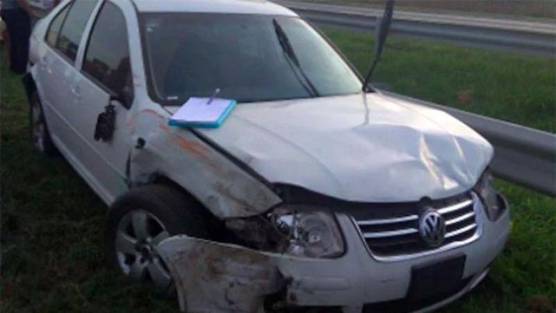 Robó una camioneta, chocó a siete autos y se suicidó con un cuchillo
