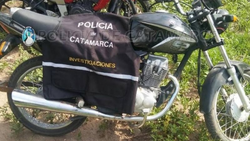 Le robaron la moto y la encontró desarmada