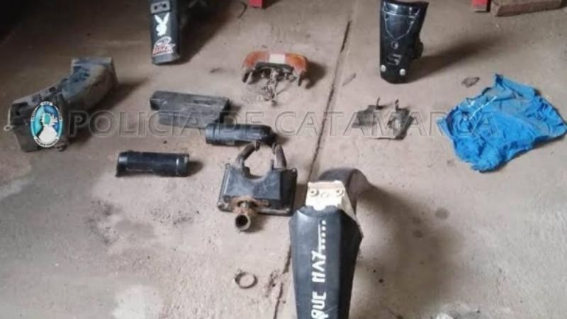 Le robaron la moto y la encontró desarmada