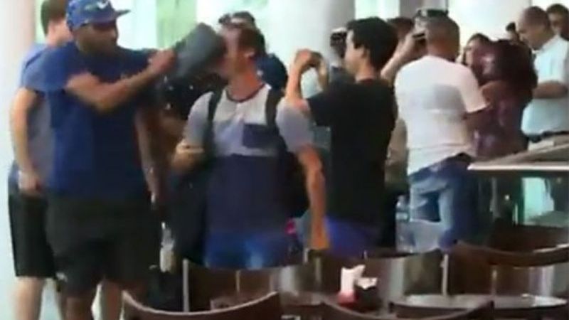 Por una foto, Wanchope Ábila le pegó a un hincha de River