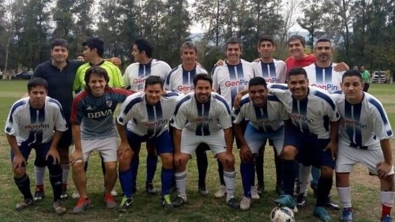 La Liga de Profesionales largó con la Cat. Única