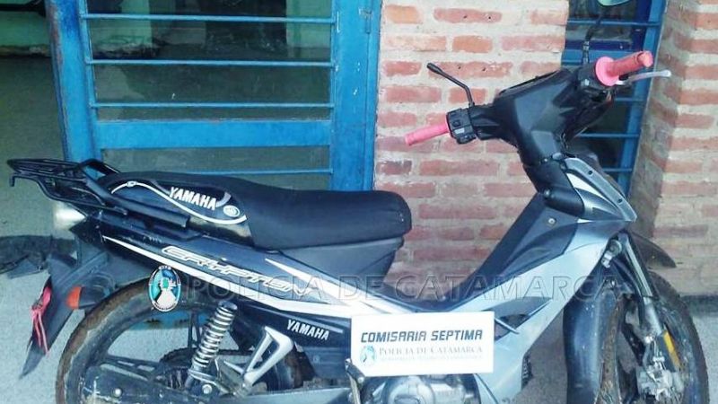 Recuperan una moto robada de un boliche y atrapan al ladrón