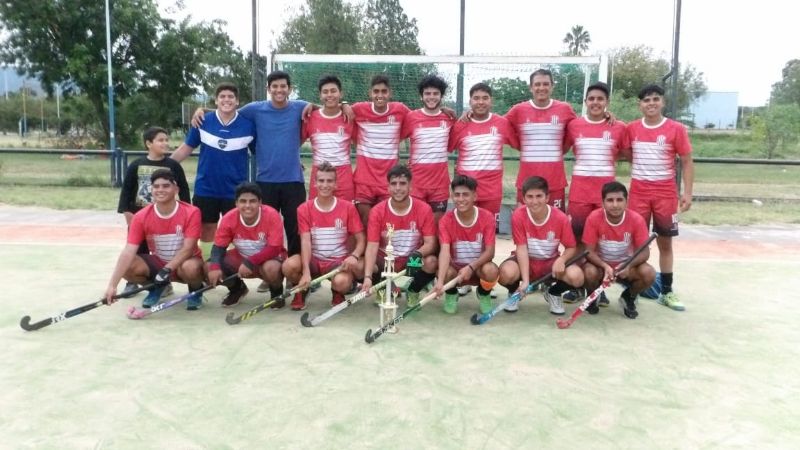 Villa Cubas campeón en los Caballeros del hockey