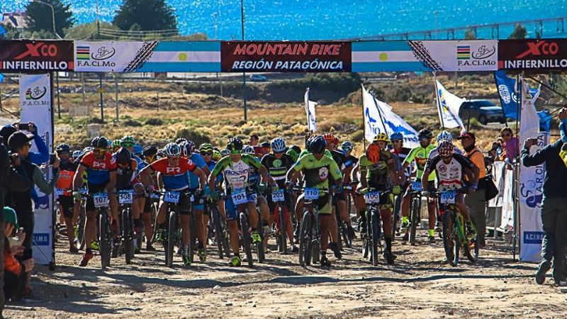 Álvaro Macías voló en “El Infiernillo” de Comodoro Rivadavia