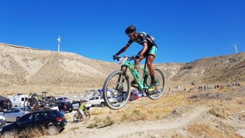 Álvaro Macías voló en “El Infiernillo” de Comodoro Rivadavia