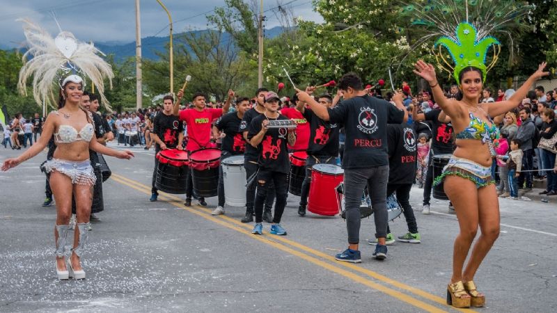 Cierre de Carnavales, a todo color y música
